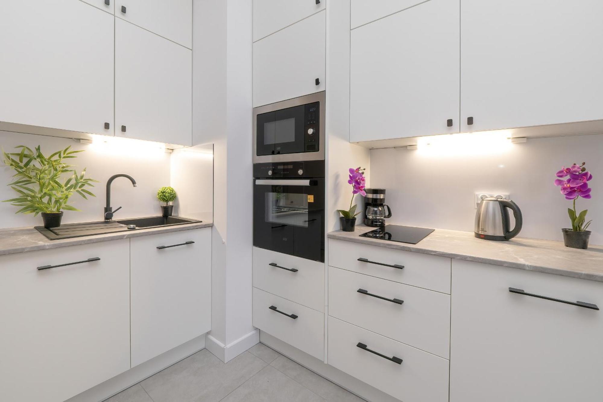 Charming In The Center Of By Renters *
