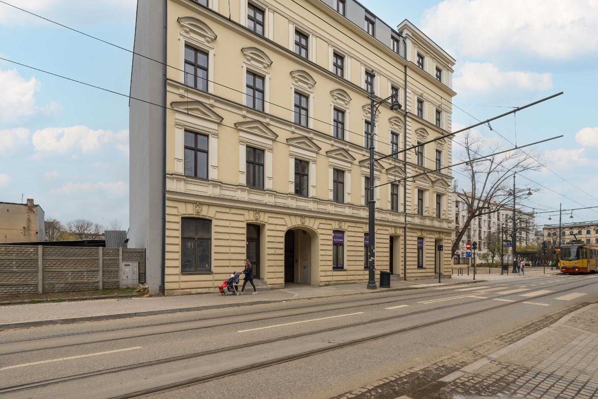 Charming In The Center Of By Renters Apartament